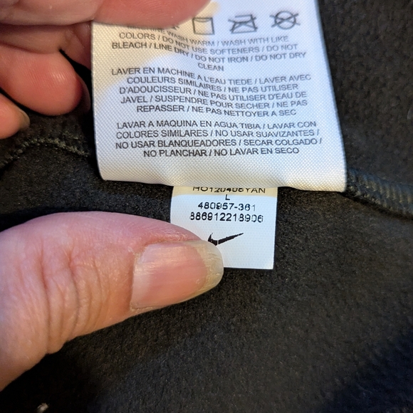 Nike Men's Black and Green Jacket - Picture 8 of 8